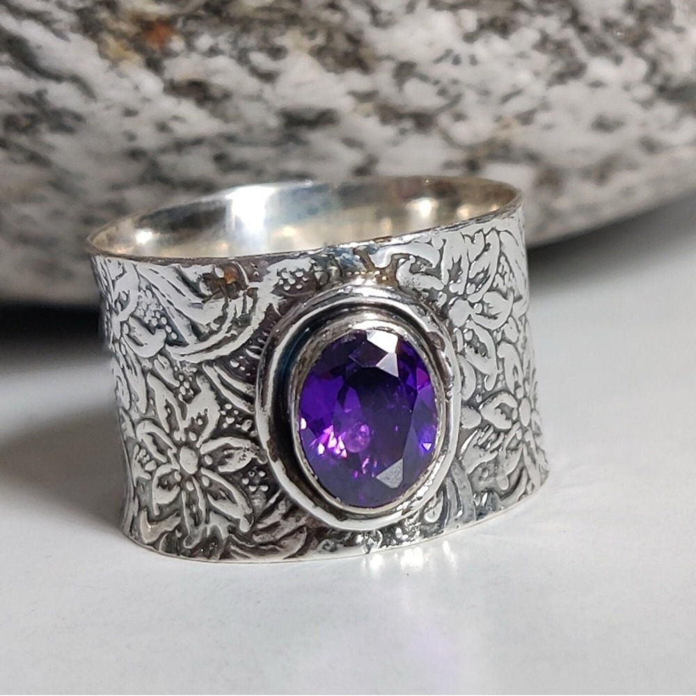Amethyst Floral Print Cigar Band Ring
